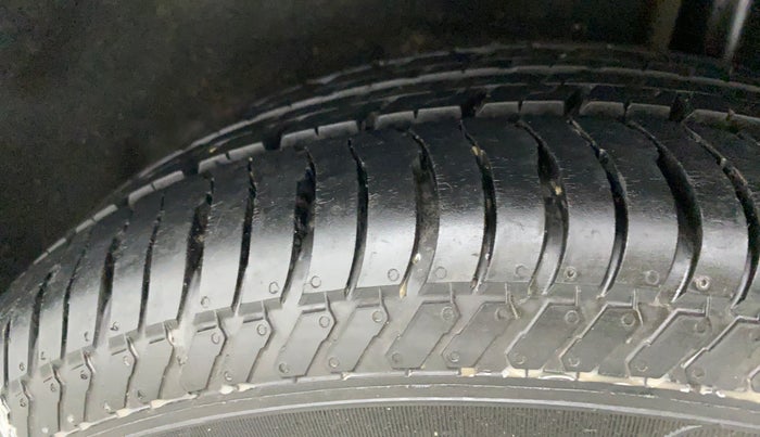 2015 Ford Ecosport 1.5 TITANIUM TI VCT AT, Petrol, Automatic, 73,219 km, Left Rear Tyre Tread