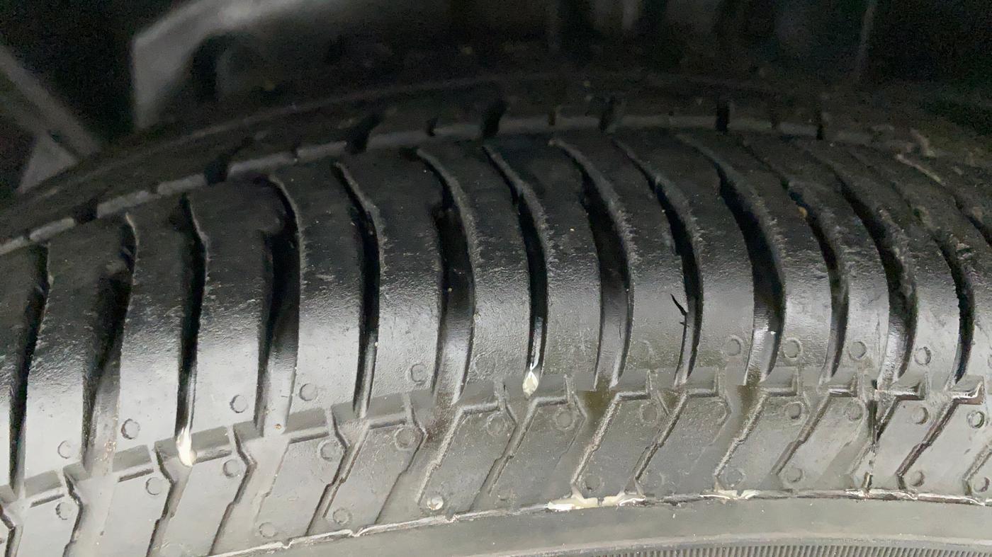 2015 Ford Ecosport 1.5 TITANIUM TI VCT AT, Petrol, Automatic, 73,219 km, Left Front Tyre Tread