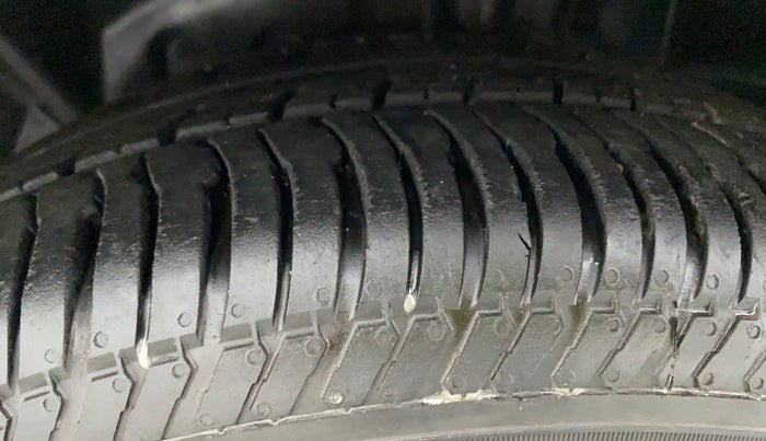 2015 Ford Ecosport 1.5 TITANIUM TI VCT AT, Petrol, Automatic, 73,219 km, Left Front Tyre Tread