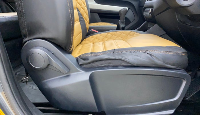 2023 Tata PUNCH PURE RHYTHM PACK MT, Petrol, Manual, 11,579 km, Driver Side Adjustment Panel