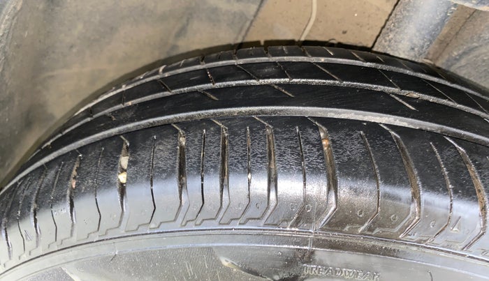 2023 Tata PUNCH PURE RHYTHM PACK MT, Petrol, Manual, 11,579 km, Right Front Tyre Tread