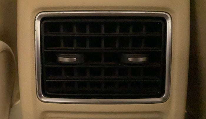 2011 Volkswagen Vento HIGHLINE DIESEL 1.6, Diesel, Manual, 63,036 km, Rear AC Vents