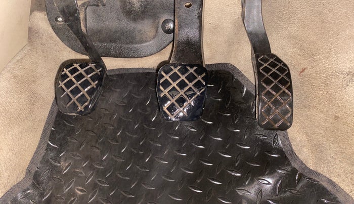 2011 Volkswagen Vento HIGHLINE DIESEL 1.6, Diesel, Manual, 63,036 km, Pedals