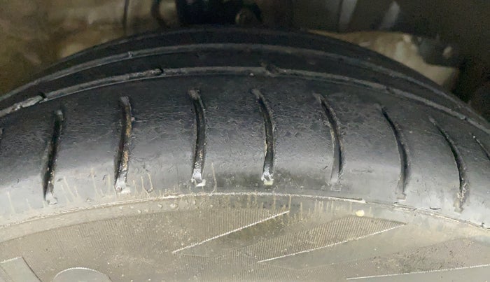 2015 Honda City VX CVT PETROL, Petrol, Automatic, 80,005 km, Right Front Tyre Tread