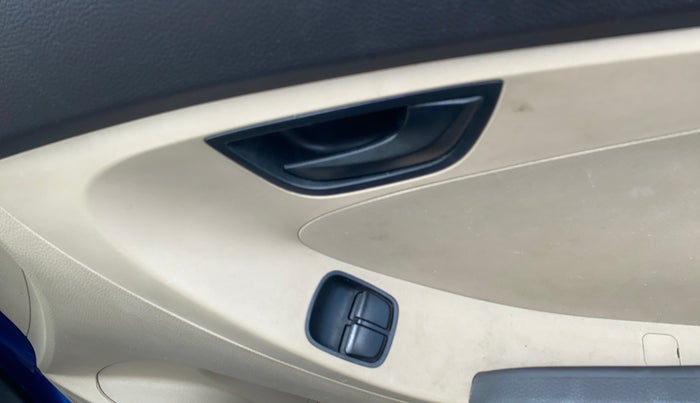 2014 Hyundai Eon MAGNA +, Petrol, Manual, 1,09,021 km, Driver Side Door Panels Control