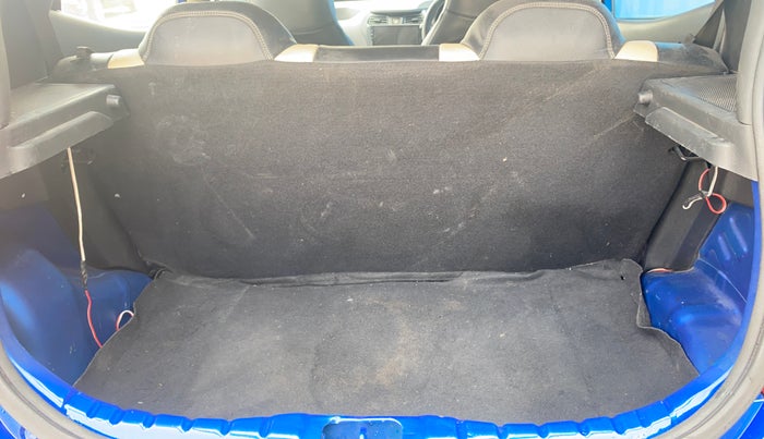 2014 Hyundai Eon MAGNA +, Petrol, Manual, 1,09,021 km, Boot Inside