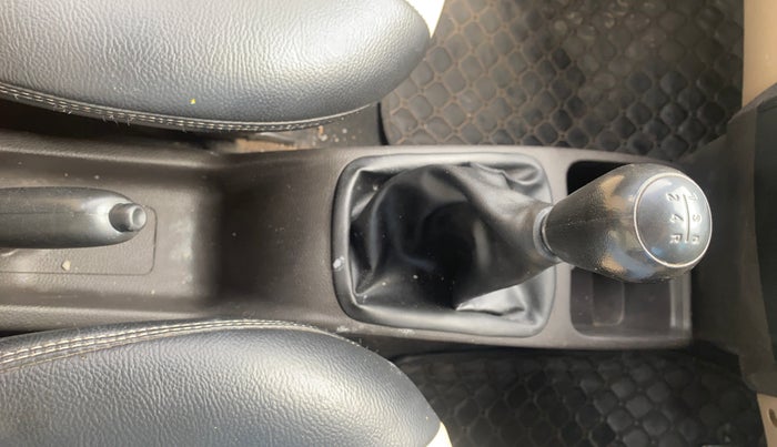 2014 Hyundai Eon MAGNA +, Petrol, Manual, 1,09,021 km, Gear Lever