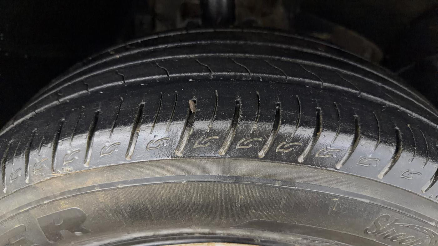 2016 Nissan Terrano XL (P), Petrol, Manual, 74,584 km, Right Front Tyre Tread