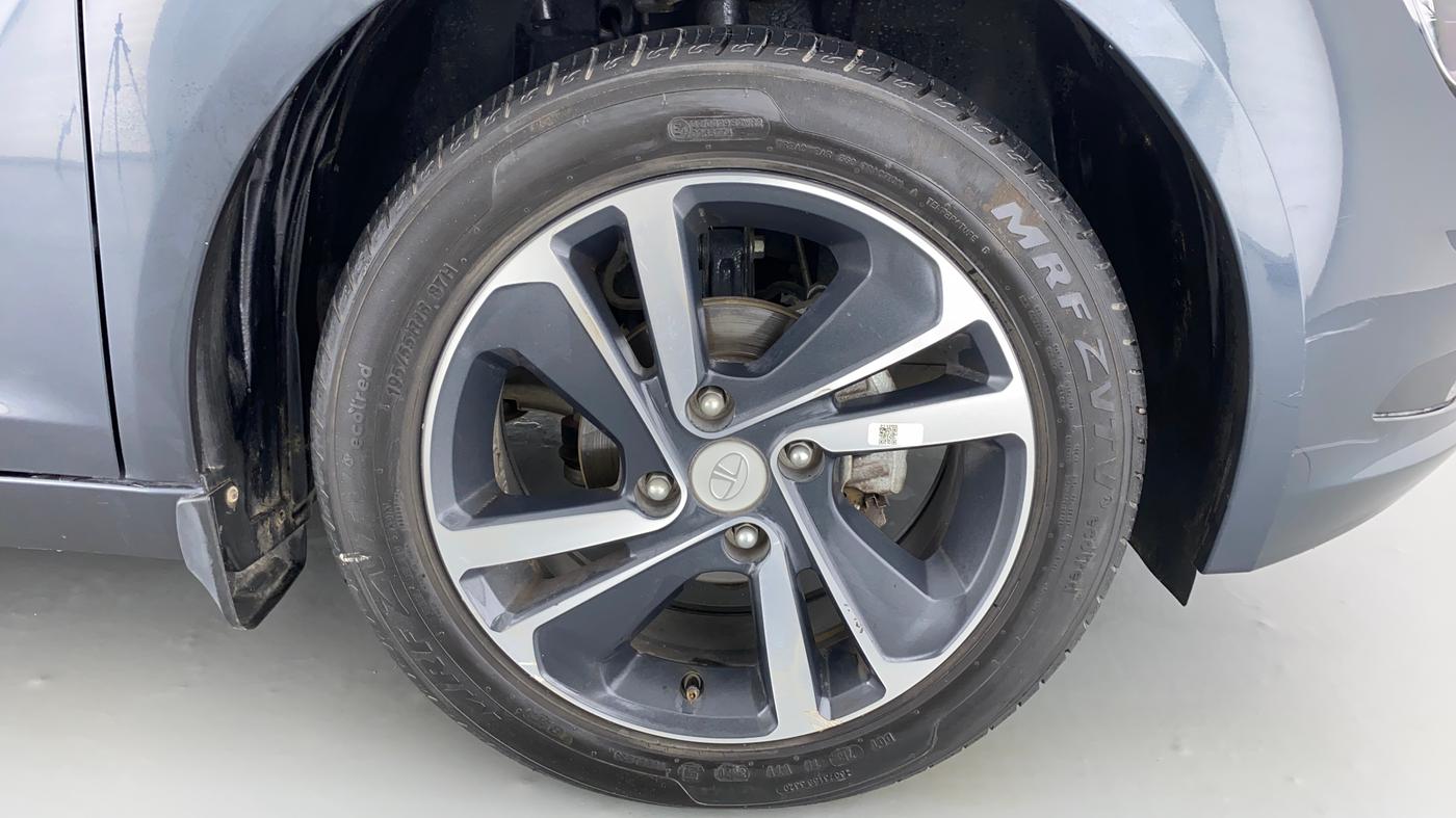 2020 Tata ALTROZ XZ 1.2, Petrol, Manual, 7,439 km, Right Front Wheel