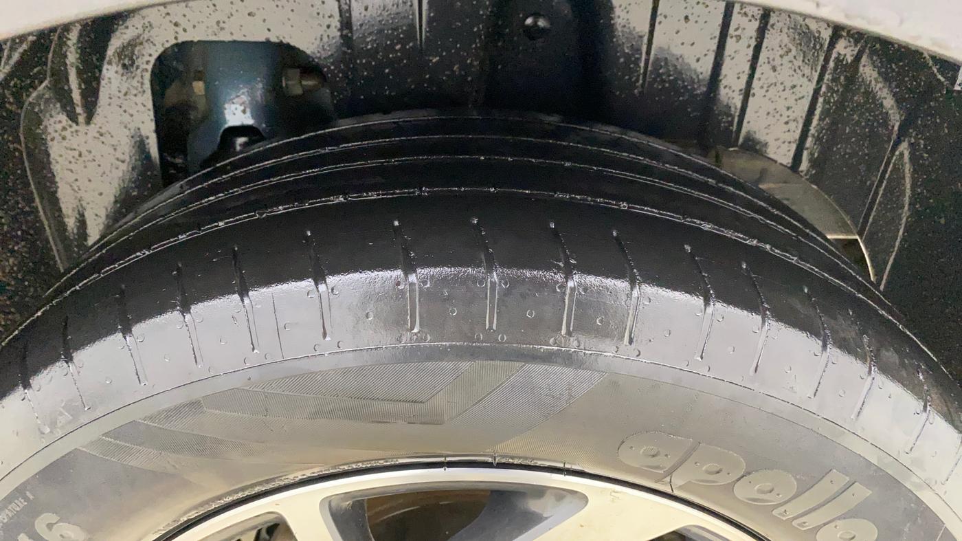 2023 Mahindra XUV300 W8 (O) 1.5 DIESEL AMT, Diesel, Automatic, 45,135 km, Left Rear Tyre Tread