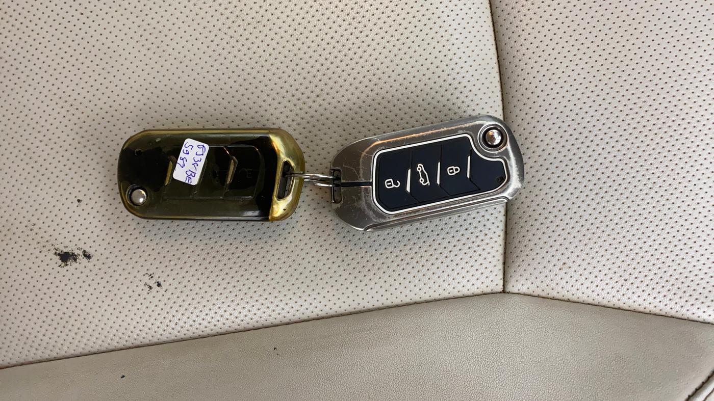 2023 Mahindra XUV300 W8 (O) 1.5 DIESEL AMT, Diesel, Automatic, 45,135 km, Key Close Up