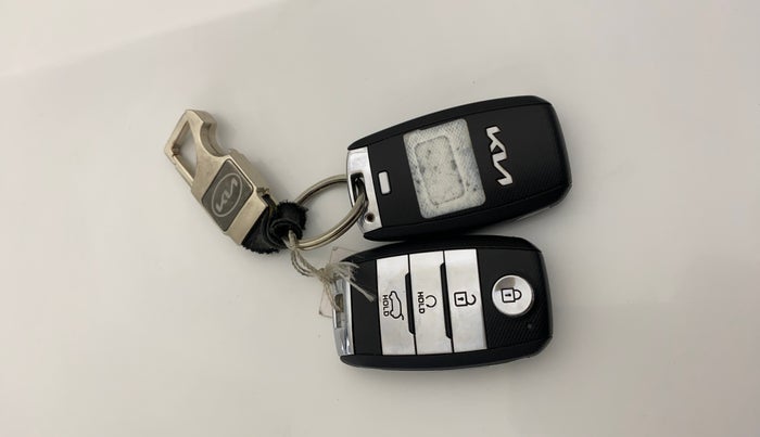 2023 KIA SELTOS  HTX IVT G, Petrol, Automatic, 45,390 km, Key Close Up