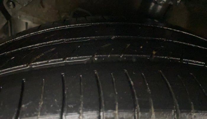 2019 Hyundai Grand i10 SPORTZ 1.2 KAPPA VTVT, Petrol, Manual, 75,935 km, Left Front Tyre Tread