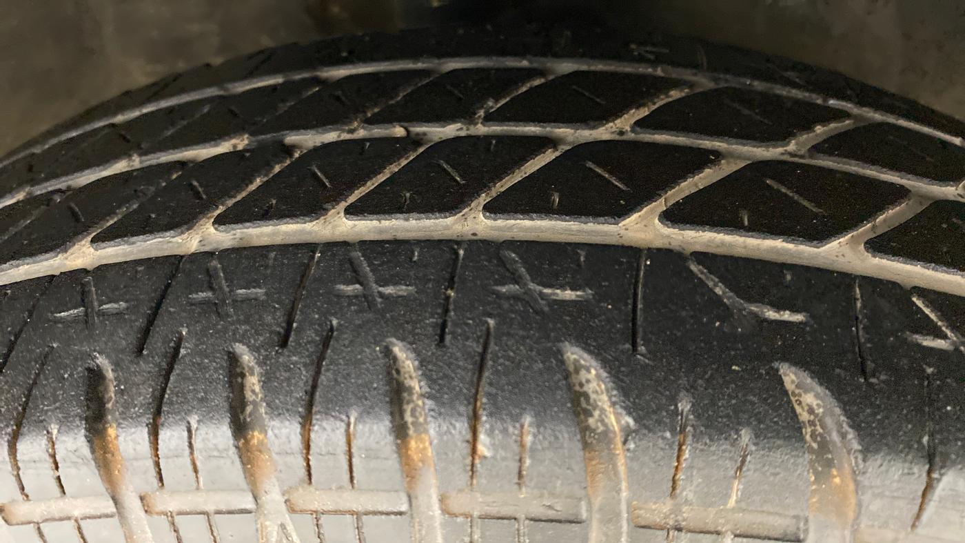 2015 Maruti Ritz VXI, Petrol, Manual, 50,419 km, Right Front Tyre Tread