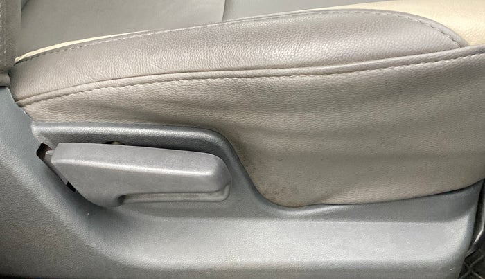 2015 Maruti Ritz VXI, Petrol, Manual, 50,419 km, Driver Side Adjustment Panel