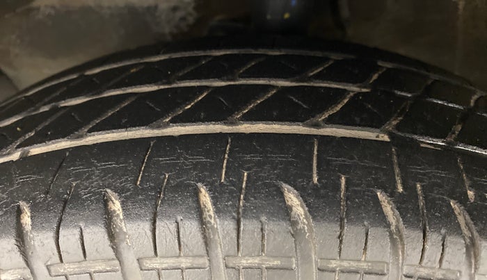 2015 Maruti Ritz VXI, Petrol, Manual, 50,419 km, Left Front Tyre Tread