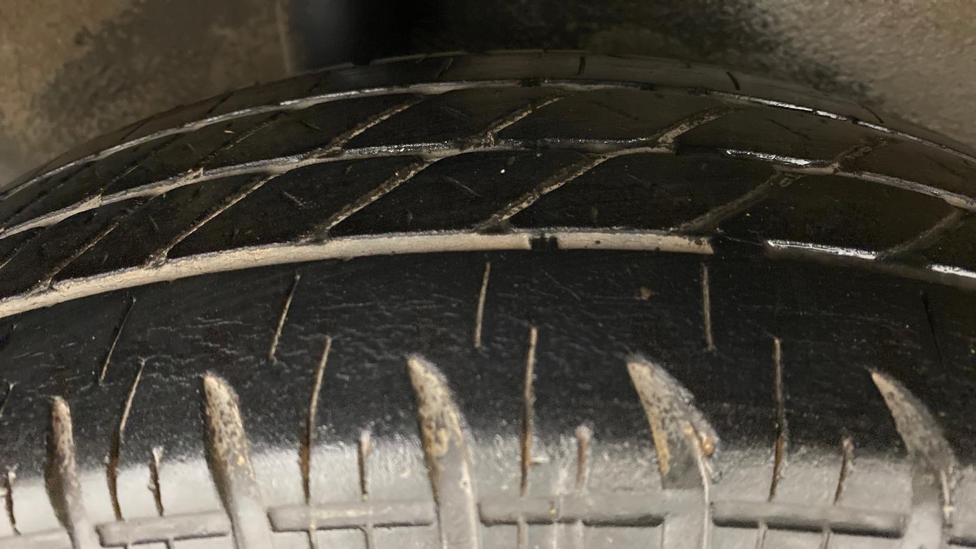 2015 Maruti Ritz VXI, Petrol, Manual, 50,419 km, Right Rear Tyre Tread