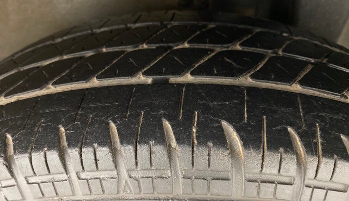 2015 Maruti Ritz VXI, Petrol, Manual, 50,419 km, Left Rear Tyre Tread