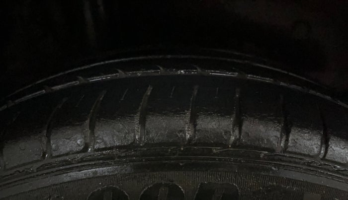 2016 Honda Jazz 1.2L I-VTEC V AT, Petrol, Automatic, 29,338 km, Right Rear Tyre Tread