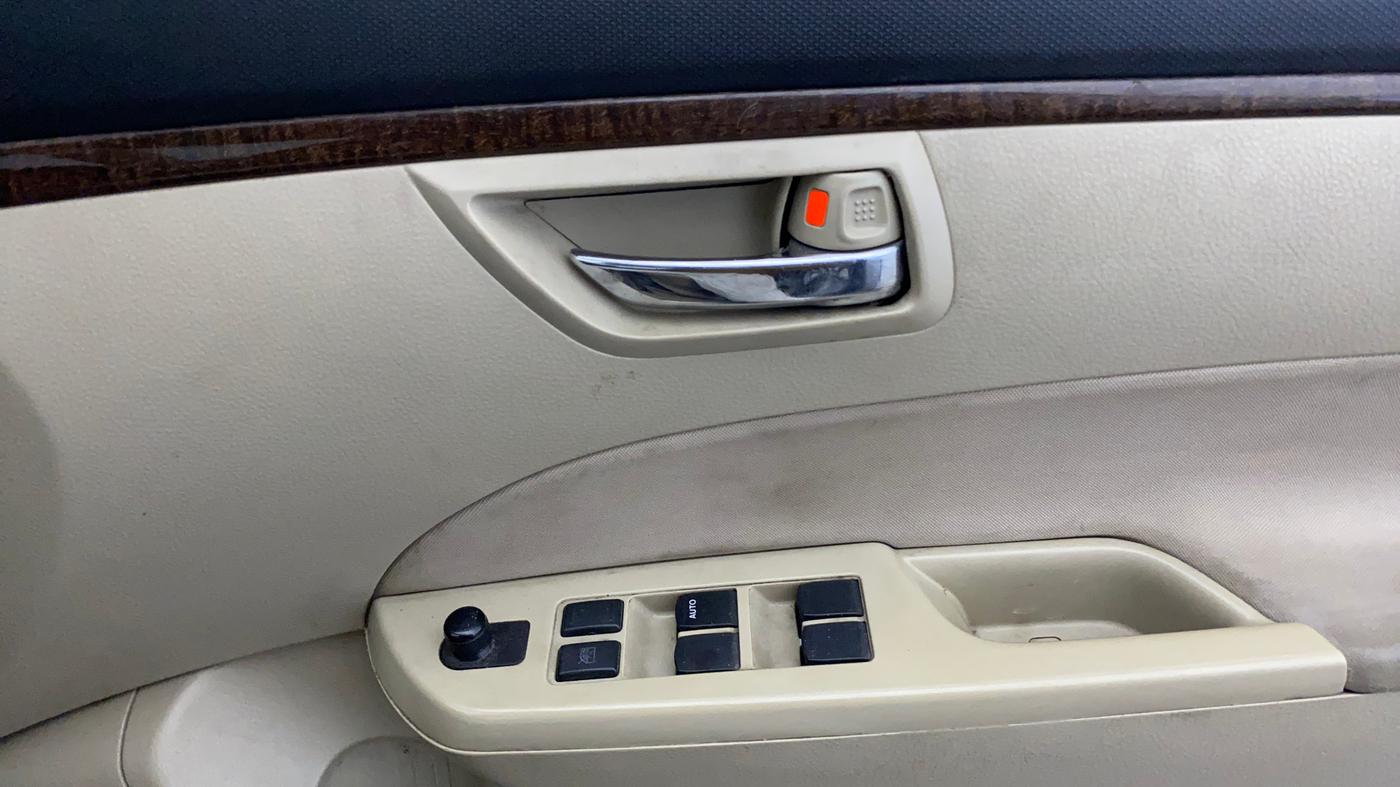 2014 Maruti Swift Dzire VXI, Petrol, Manual, 52,209 km, Driver Side Door Panels Control