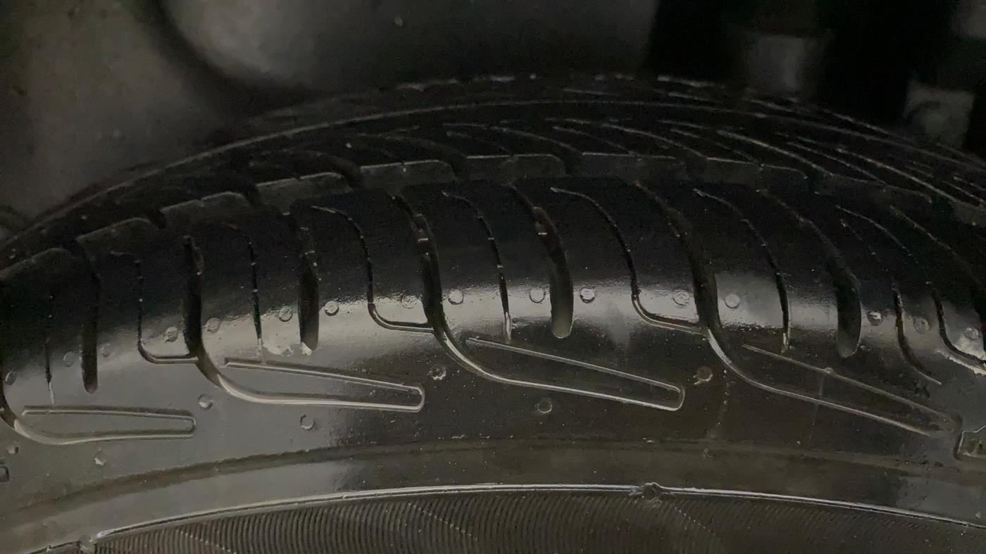 2014 Maruti Swift Dzire VXI, Petrol, Manual, 52,209 km, Left Rear Tyre Tread