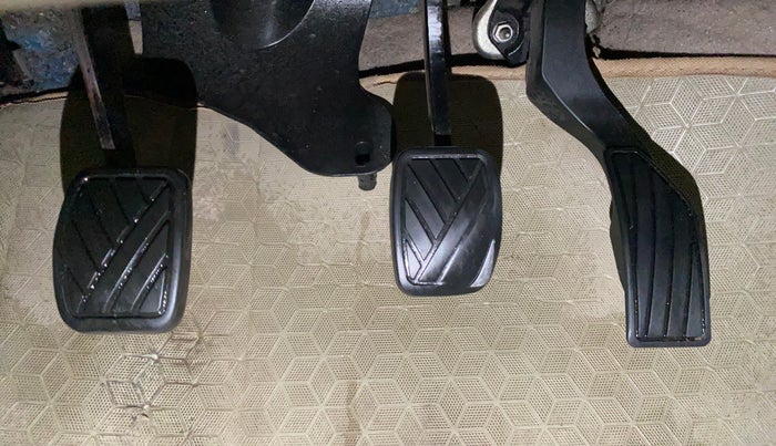 2014 Maruti Swift Dzire VXI, Petrol, Manual, 52,154 km, Pedals