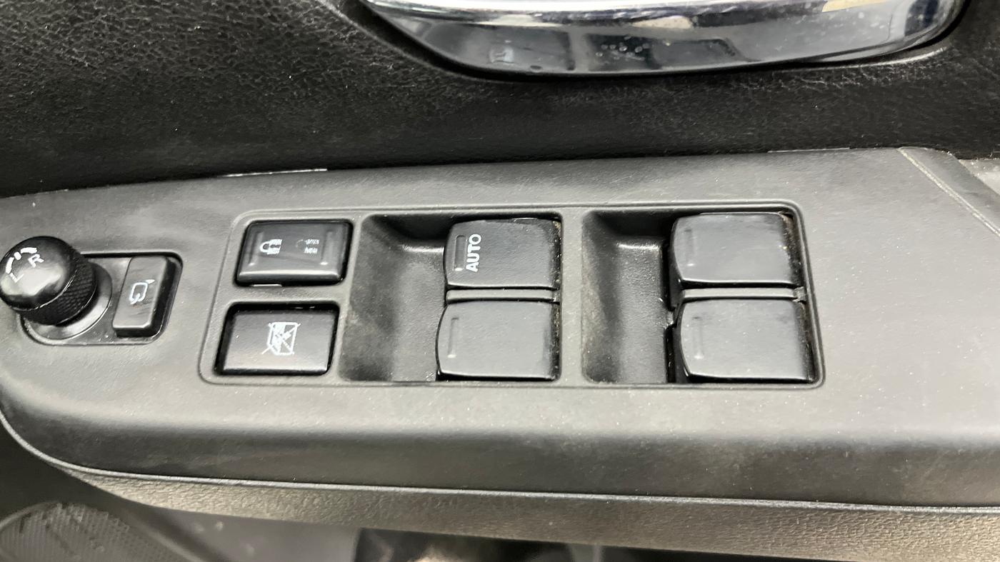 2023 Maruti XL6 ZETA AT, Petrol, Automatic, 63,087 km, Driver Side Door Panels Control