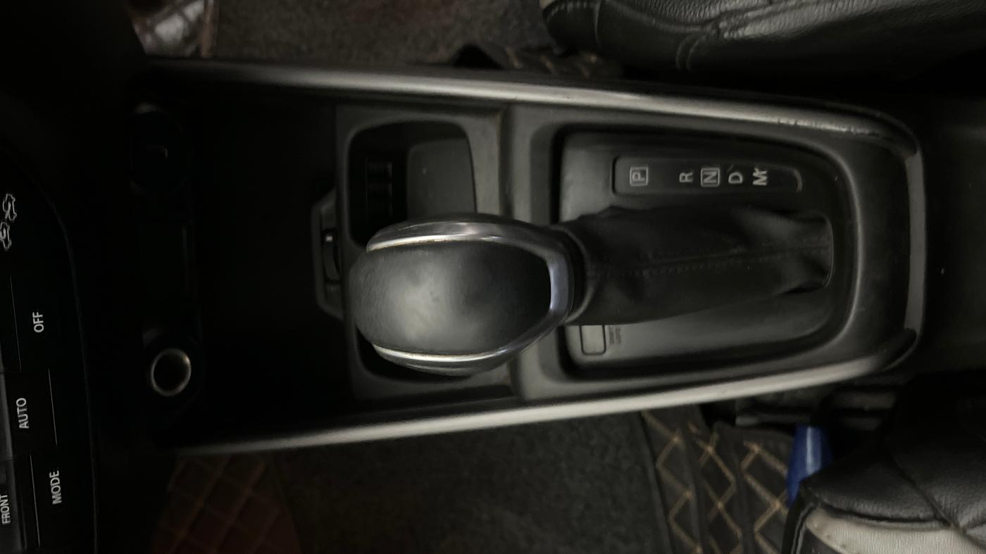 2023 Maruti XL6 ZETA AT, Petrol, Automatic, 63,087 km, Gear Lever