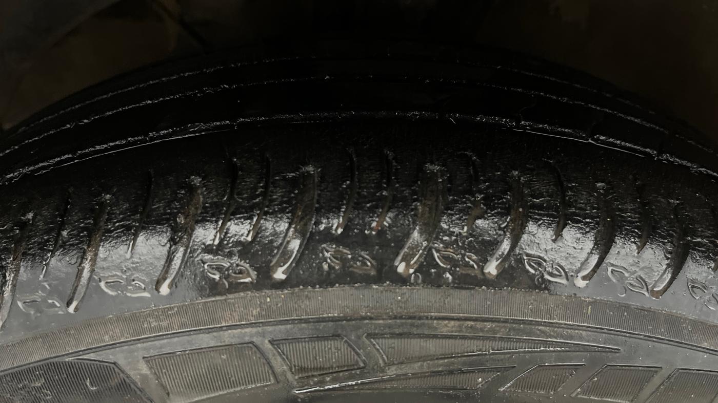 2023 Maruti XL6 ZETA AT, Petrol, Automatic, 63,087 km, Left Front Tyre Tread