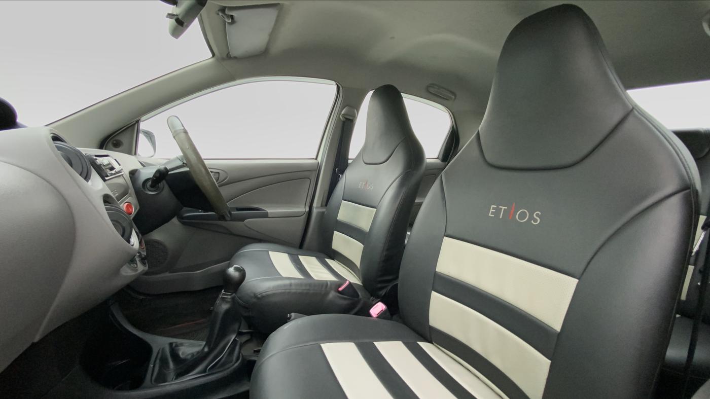 2011 Toyota Etios G, Petrol, Manual, 48,236 km, Right Side Front Door Cabin