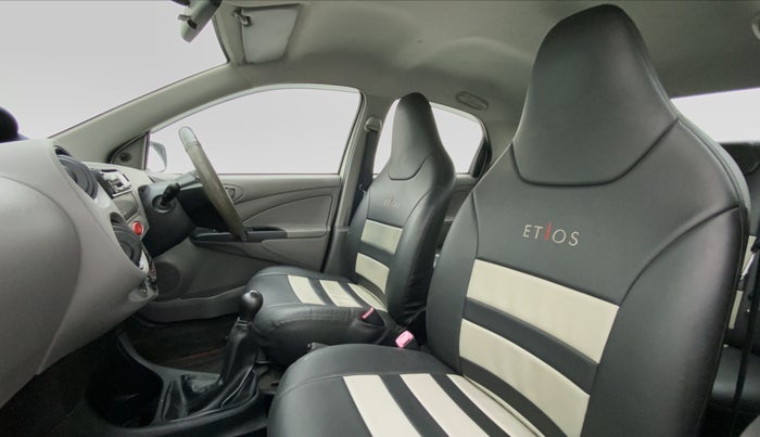 2011 Toyota Etios G, Petrol, Manual, 48,236 km, Right Side Front Door Cabin