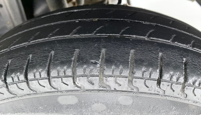 2018 Maruti Alto 800 LXI, Petrol, Manual, Left Rear Tyre Tread