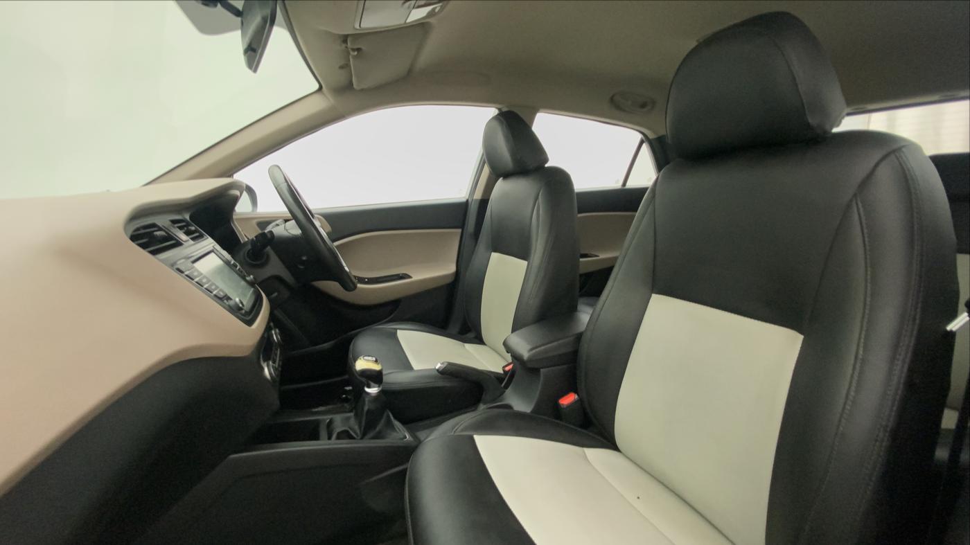 2016 Hyundai Elite i20 ASTA 1.2 (O), Petrol, Manual, 43,741 km, Right Side Front Door Cabin