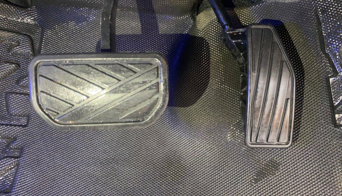 2023 Maruti Baleno ZETA 1.2 AGS, Petrol, Automatic, 17,616 km, Pedals