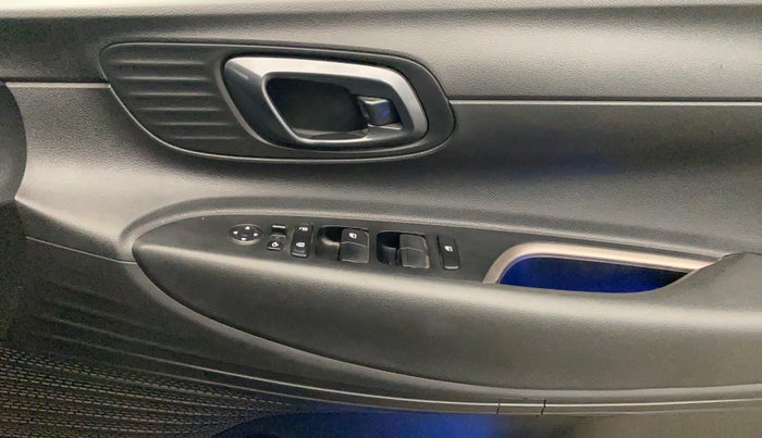 2022 Hyundai NEW I20 ASTA 1.2 MT, Petrol, Manual, 19,816 km, Driver Side Door Panels Control