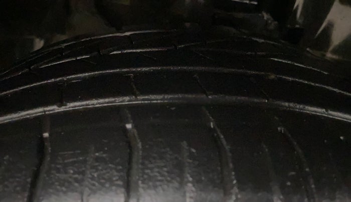 2019 Tata NEXON XZA PLUS PETROL, Petrol, Automatic, 43,760 km, Right Front Tyre Tread