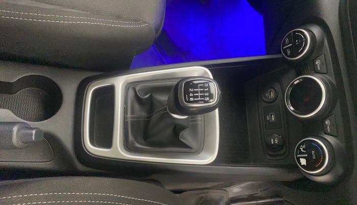 2020 Hyundai VENUE SX 1.0 TURBO, Petrol, Manual, 16,373 km, Gear Lever