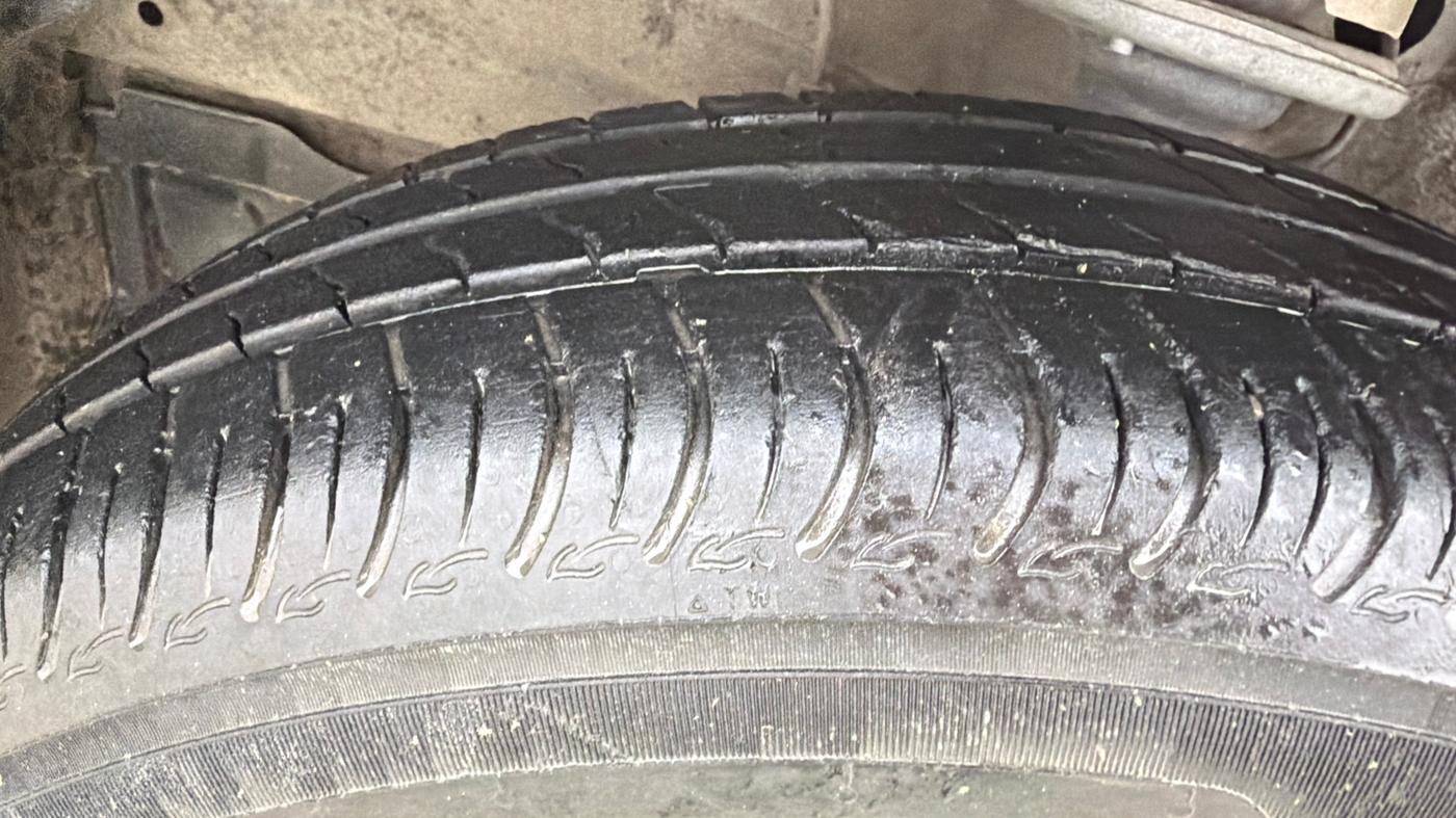2020 Maruti S PRESSO VXI, CNG, Manual, 40,920 km, Left Front Tyre Tread