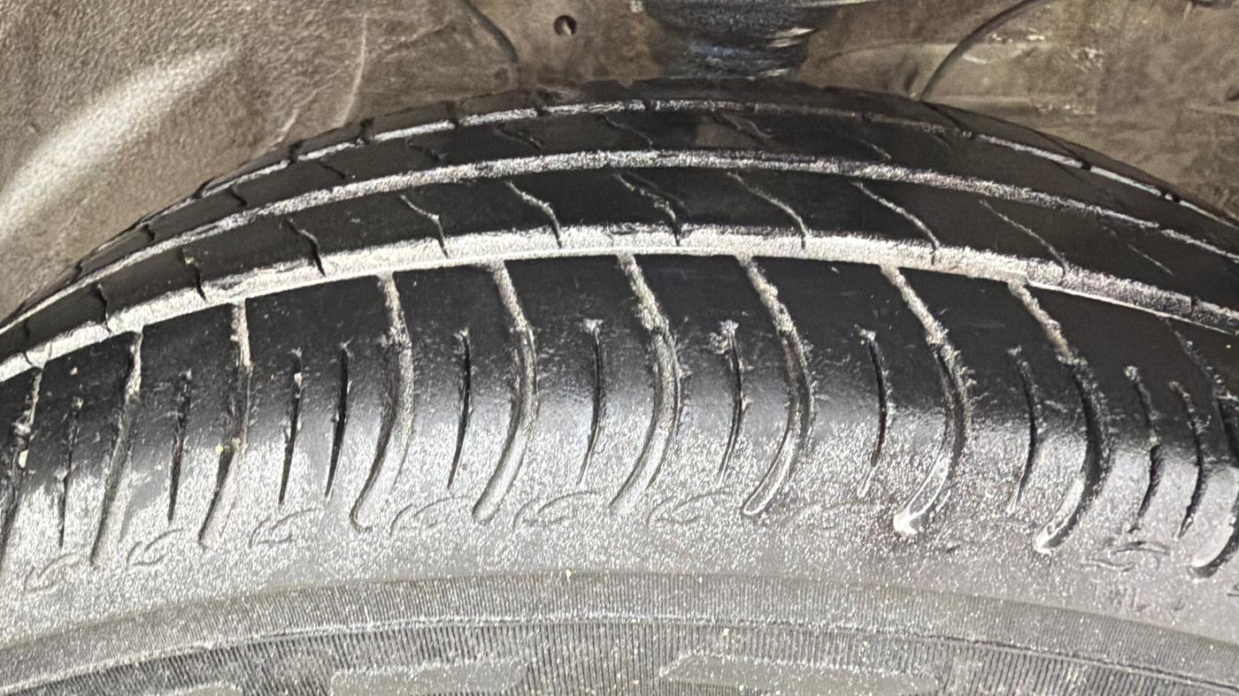 2020 Maruti S PRESSO VXI, CNG, Manual, 40,920 km, Right Front Tyre Tread