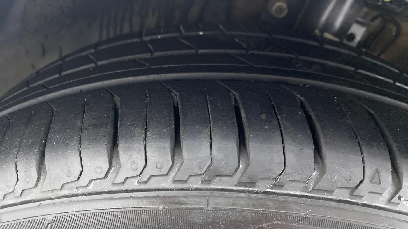 2020 Volkswagen Vento COMFORTLINE 1.0 TSI MT, Petrol, Manual, 69,818 km, Left Front Tyre Tread