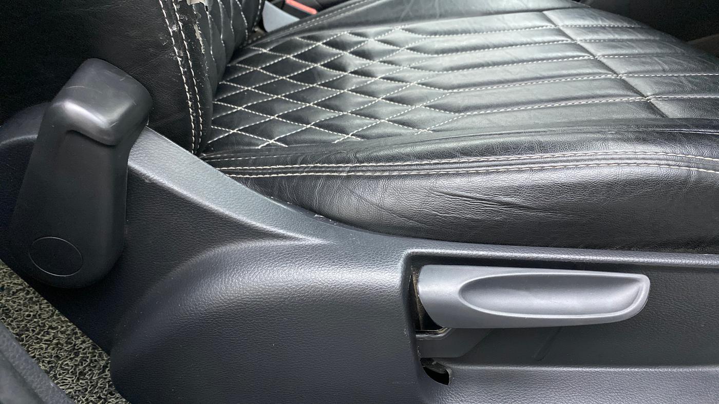 2020 Volkswagen Vento COMFORTLINE 1.0 TSI MT, Petrol, Manual, 69,818 km, Driver Side Adjustment Panel