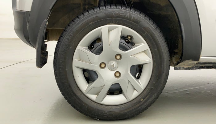 2019 Renault Kwid RXT 1.0 AMT (O), CNG, Automatic, 30,828 km, Right Rear Wheel