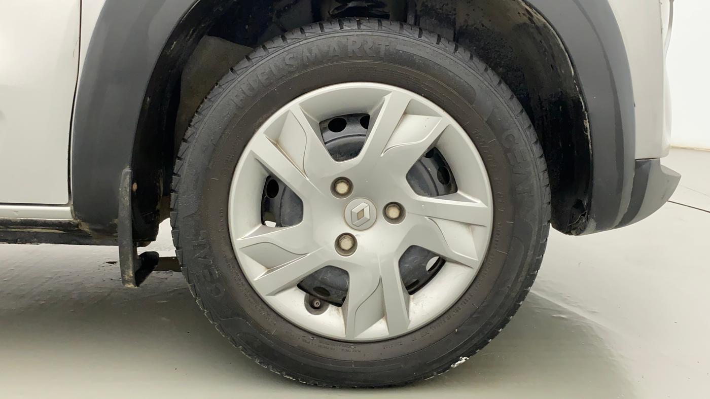 2019 Renault Kwid RXT 1.0 AMT (O), CNG, Automatic, 30,828 km, Right Front Wheel