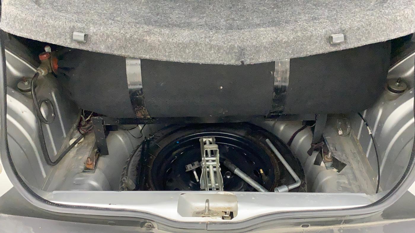 2019 Renault Kwid RXT 1.0 AMT (O), CNG, Automatic, 30,828 km, Boot Inside