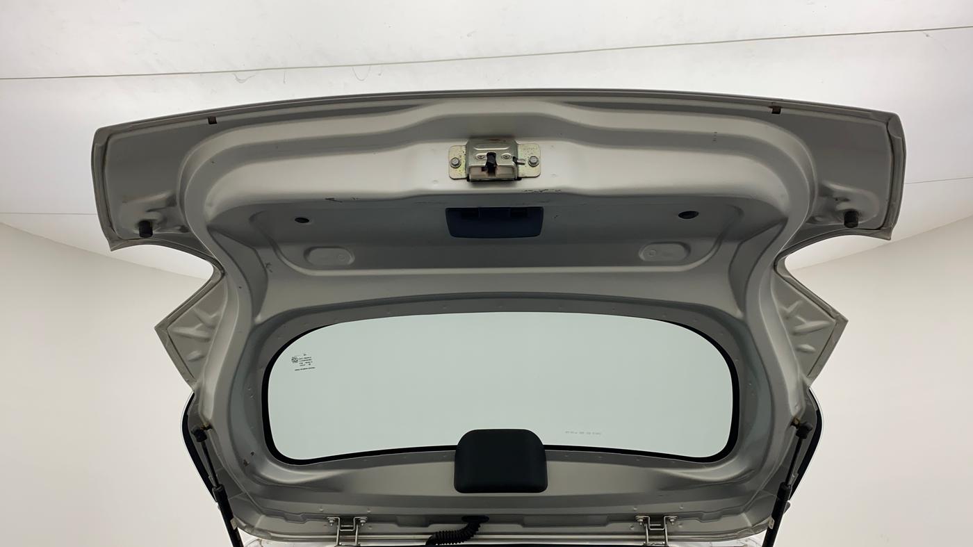 2019 Renault Kwid RXT 1.0 AMT (O), CNG, Automatic, 30,828 km, Boot Door Open
