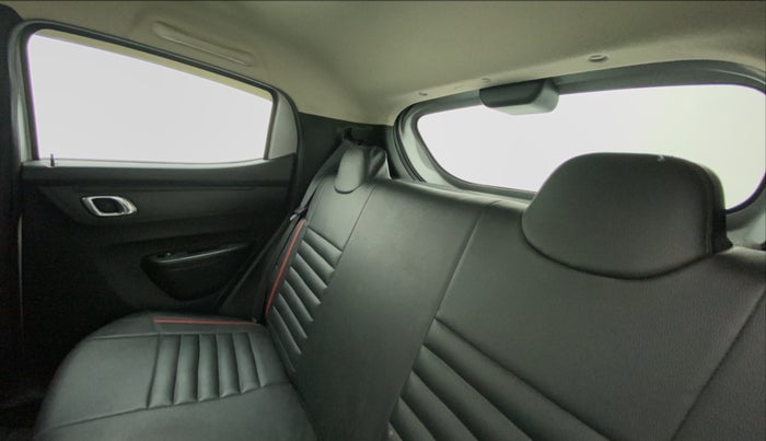 2019 Renault Kwid RXT 1.0 AMT (O), CNG, Automatic, 30,828 km, Right Side Rear Door Cabin