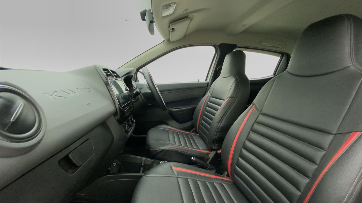 2019 Renault Kwid RXT 1.0 AMT (O), CNG, Automatic, 30,828 km, Right Side Front Door Cabin