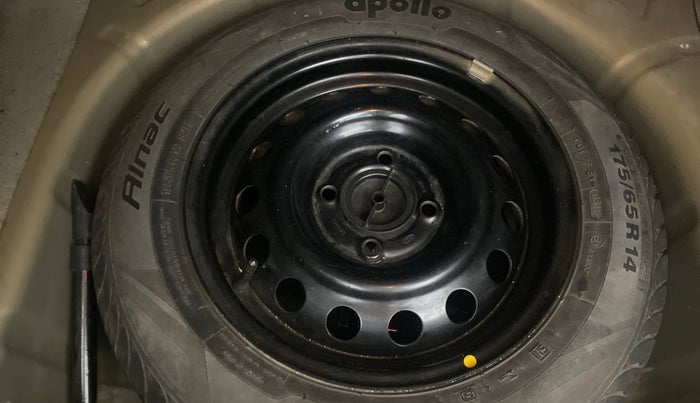 2016 Ford Figo Aspire TREND 1.2 PETROL, Petrol, Manual, 1,05,720 km, Spare Tyre