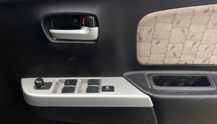 2016 Maruti Wagon R 1.0 VXI, CNG, Manual, 77,273 km, Driver Side Door Panels Control
