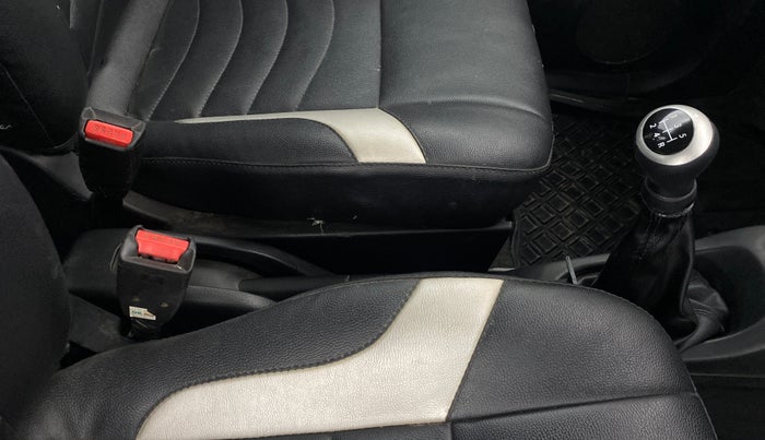 2016 Maruti Wagon R 1.0 VXI, CNG, Manual, 77,273 km, Gear Lever